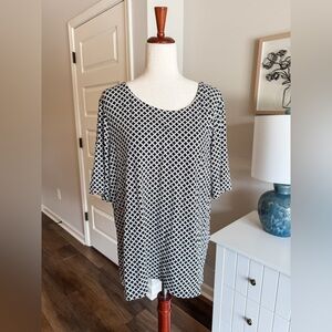 Black and White Geometric Women's Top